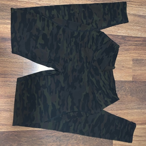 Alphalete surface power leggings.   Olive green - Picture 3 of 5